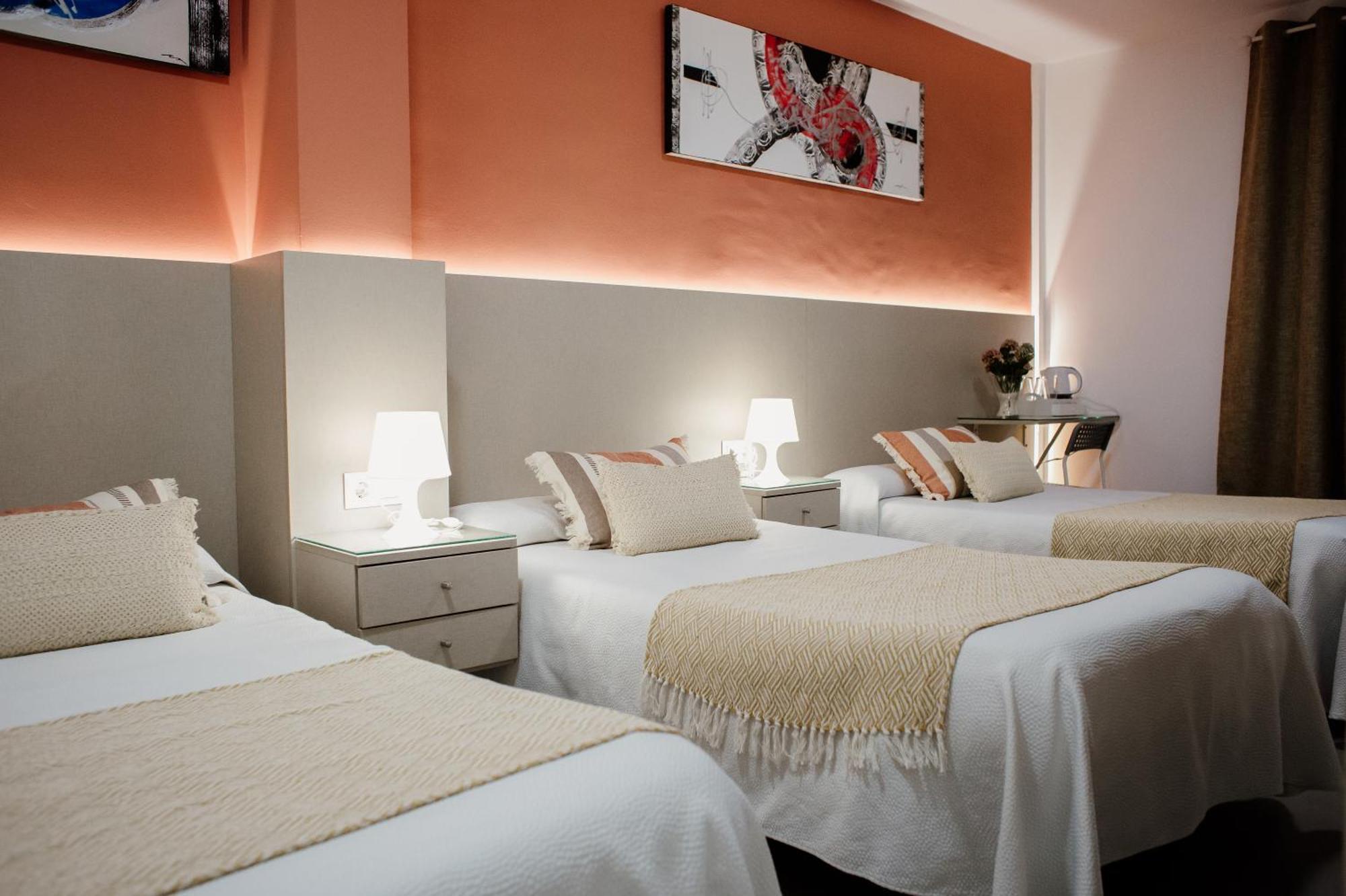 Apartamentos Turisticos Mastil 16 Малага Экстерьер фото