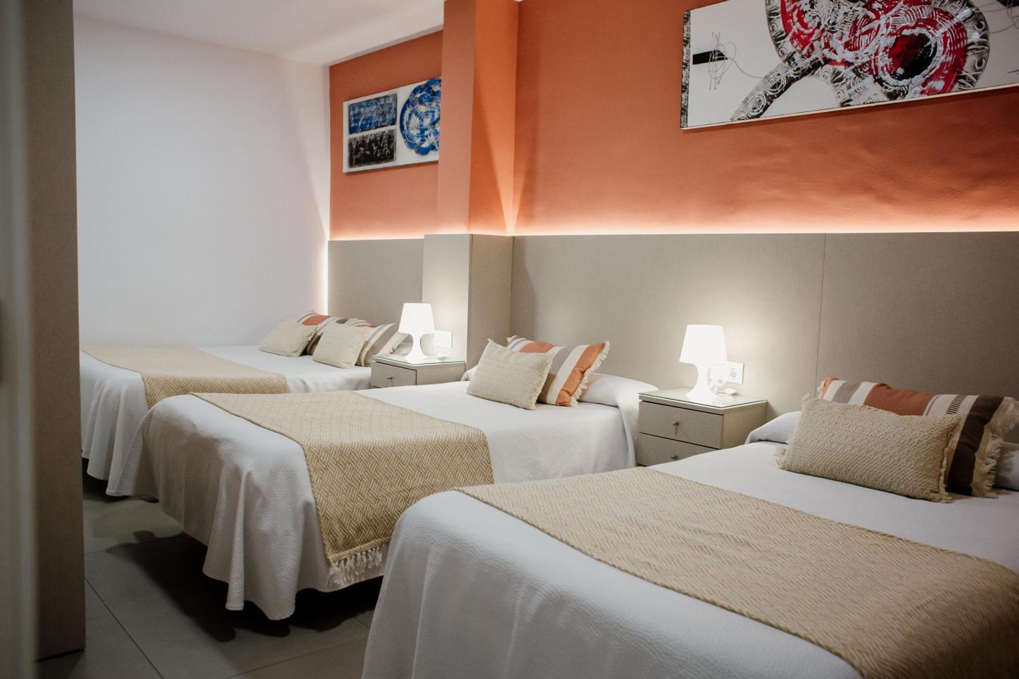 Apartamentos Turisticos Mastil 16 Малага Экстерьер фото