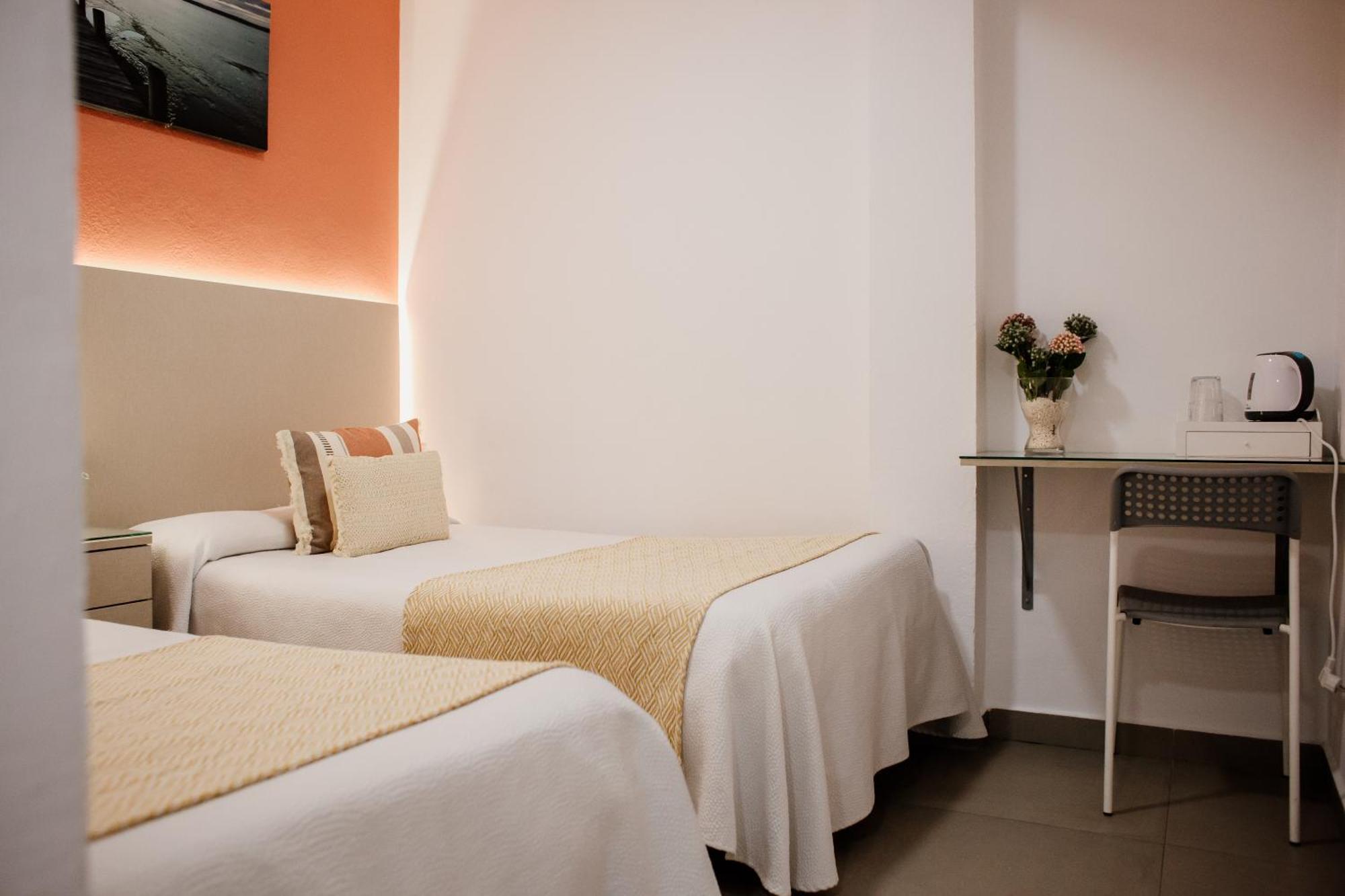 Apartamentos Turisticos Mastil 16 Малага Экстерьер фото