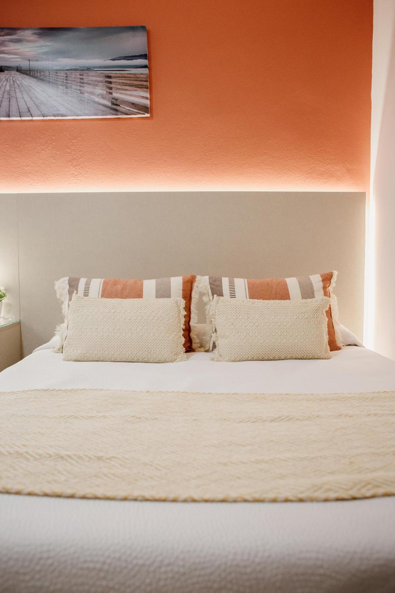Apartamentos Turisticos Mastil 16 Малага Экстерьер фото