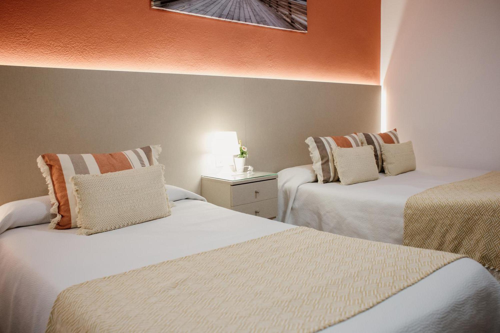 Apartamentos Turisticos Mastil 16 Малага Экстерьер фото