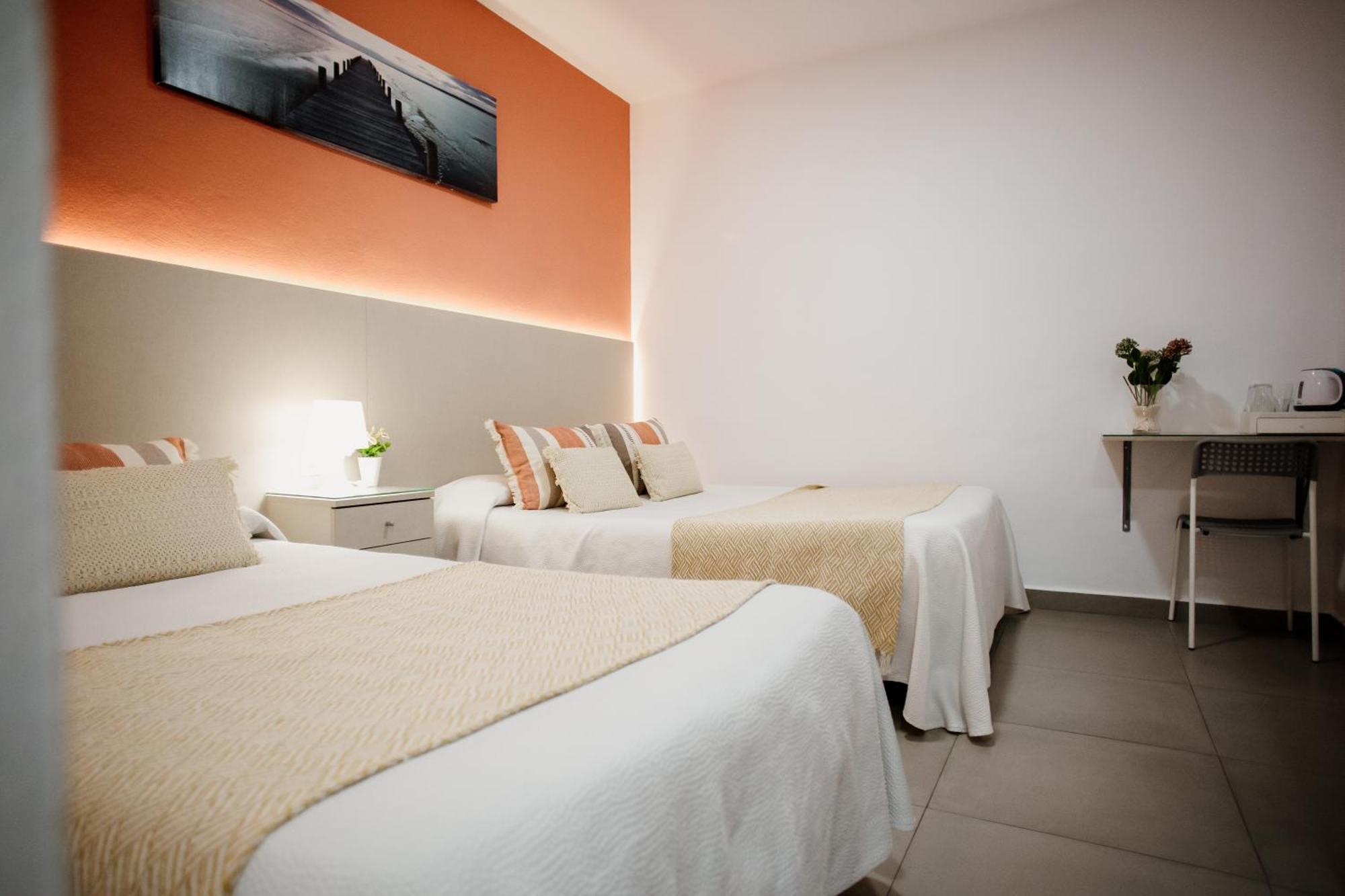 Apartamentos Turisticos Mastil 16 Малага Экстерьер фото