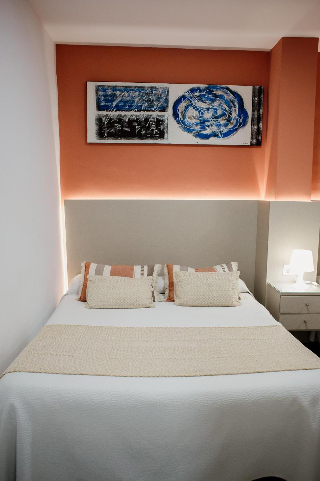 Apartamentos Turisticos Mastil 16 Малага Экстерьер фото