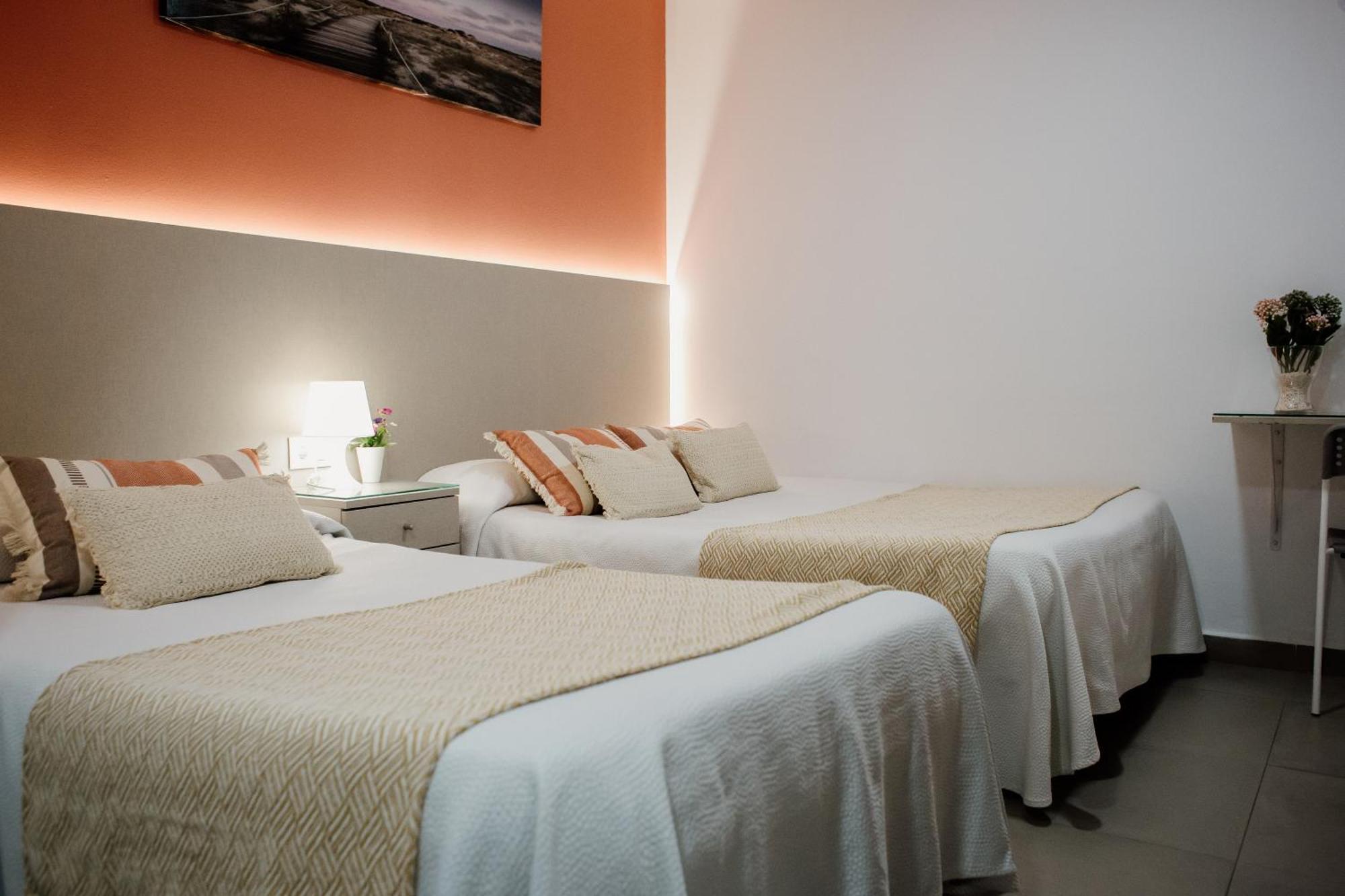 Apartamentos Turisticos Mastil 16 Малага Экстерьер фото