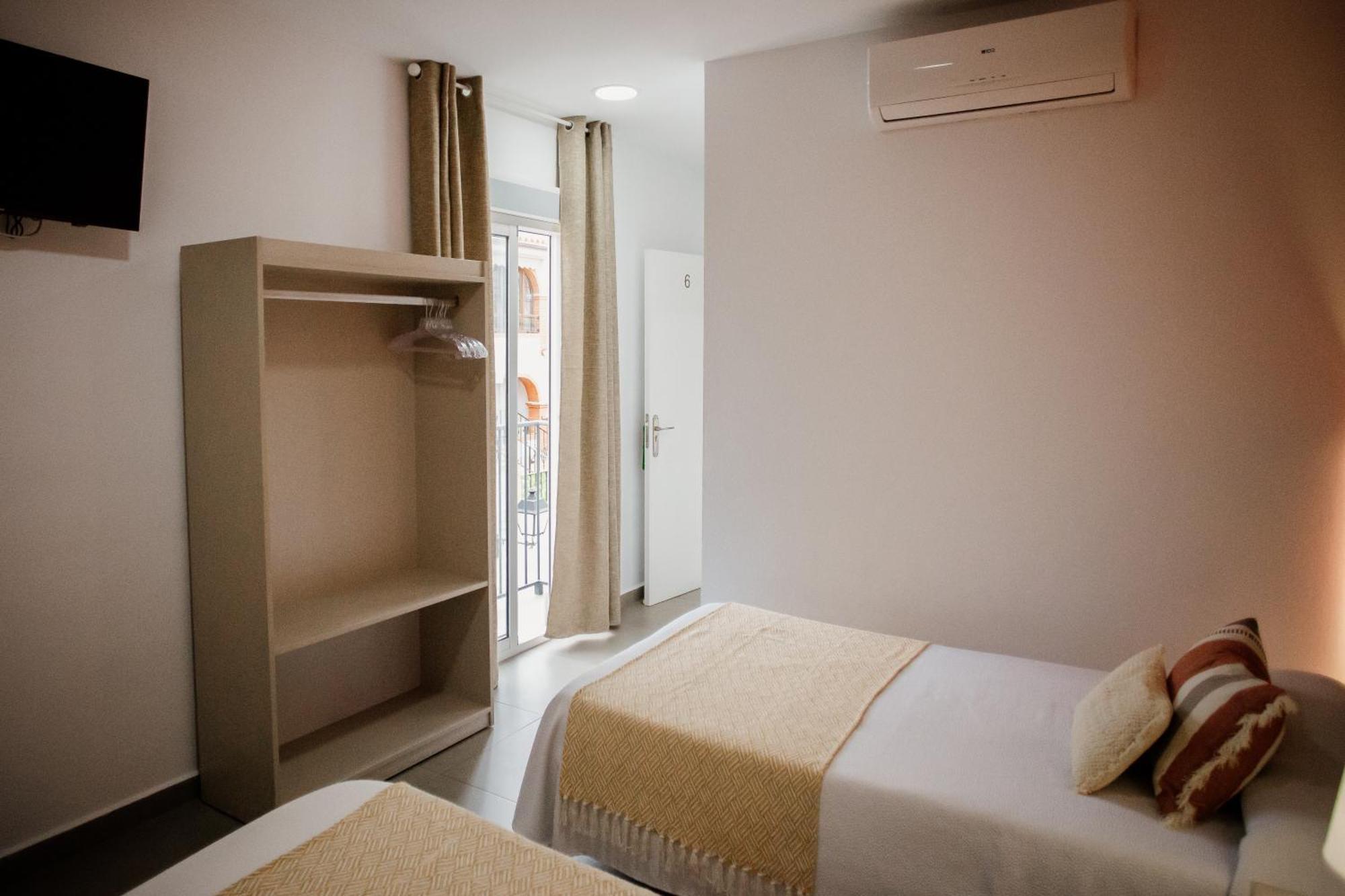 Apartamentos Turisticos Mastil 16 Малага Экстерьер фото