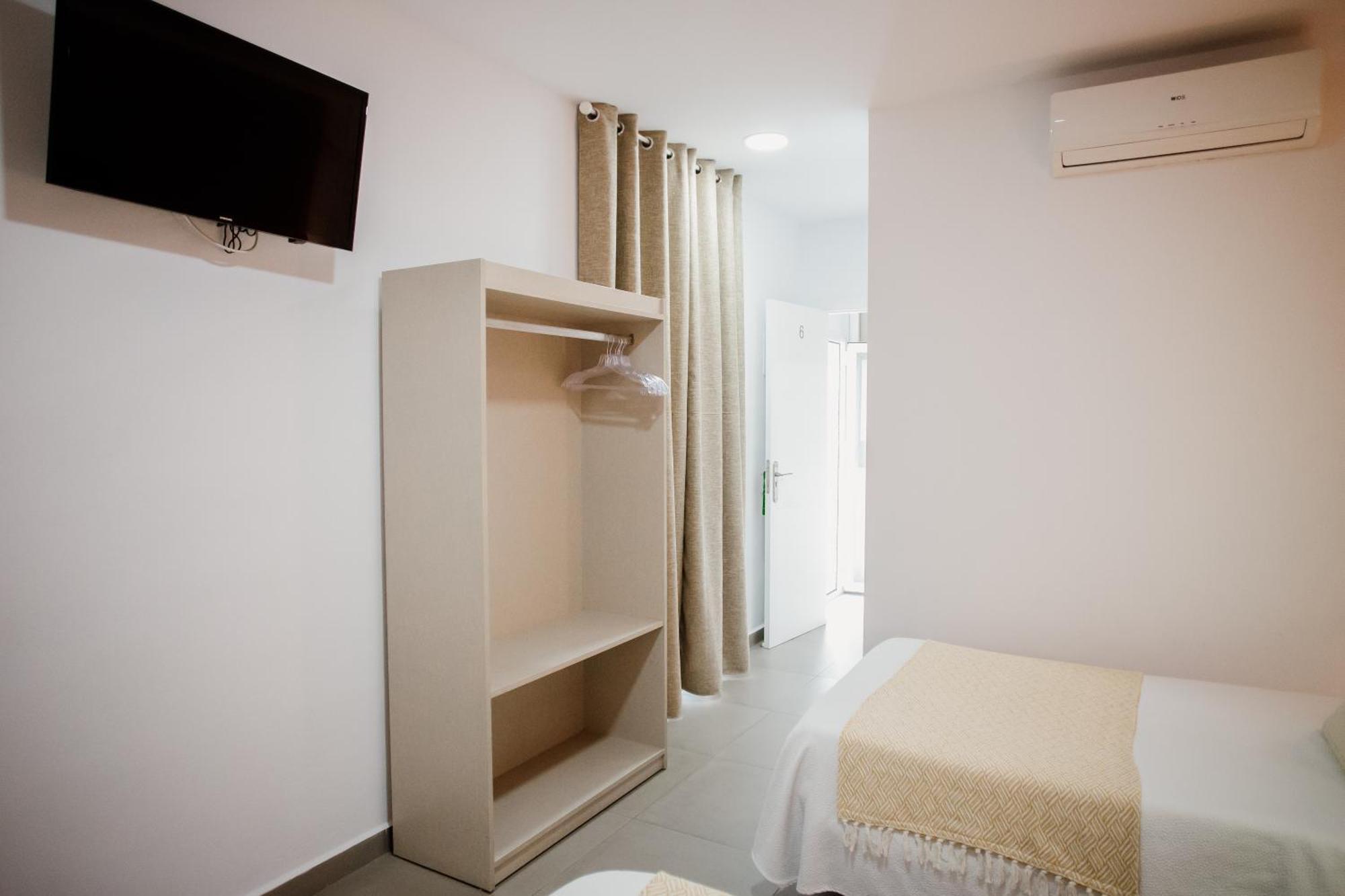 Apartamentos Turisticos Mastil 16 Малага Экстерьер фото