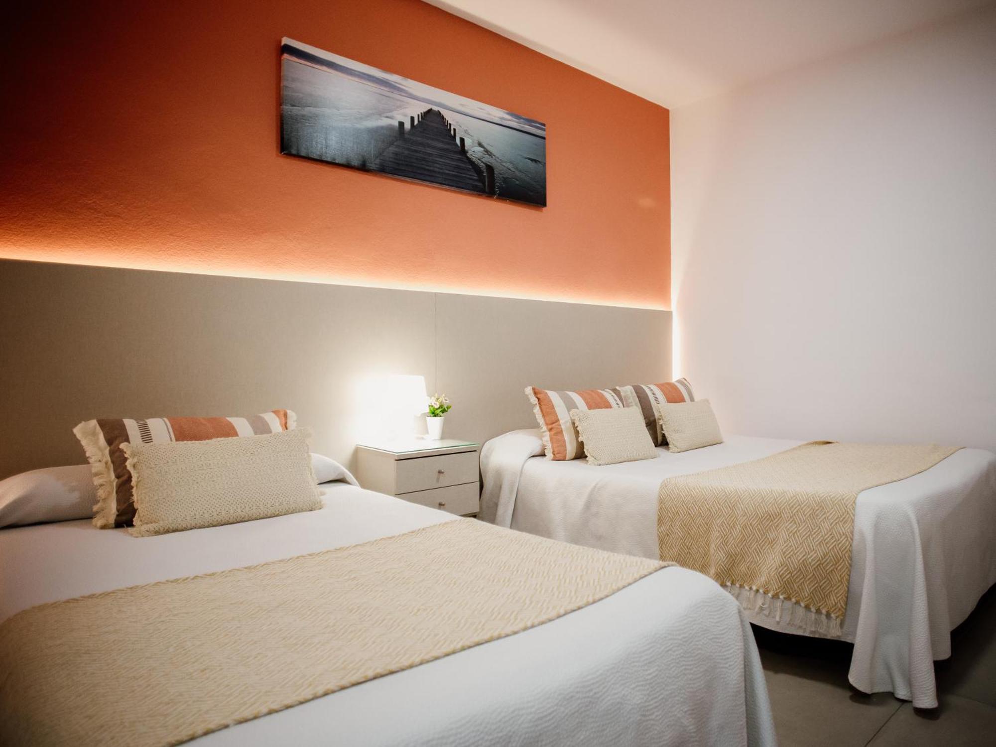 Apartamentos Turisticos Mastil 16 Малага Экстерьер фото