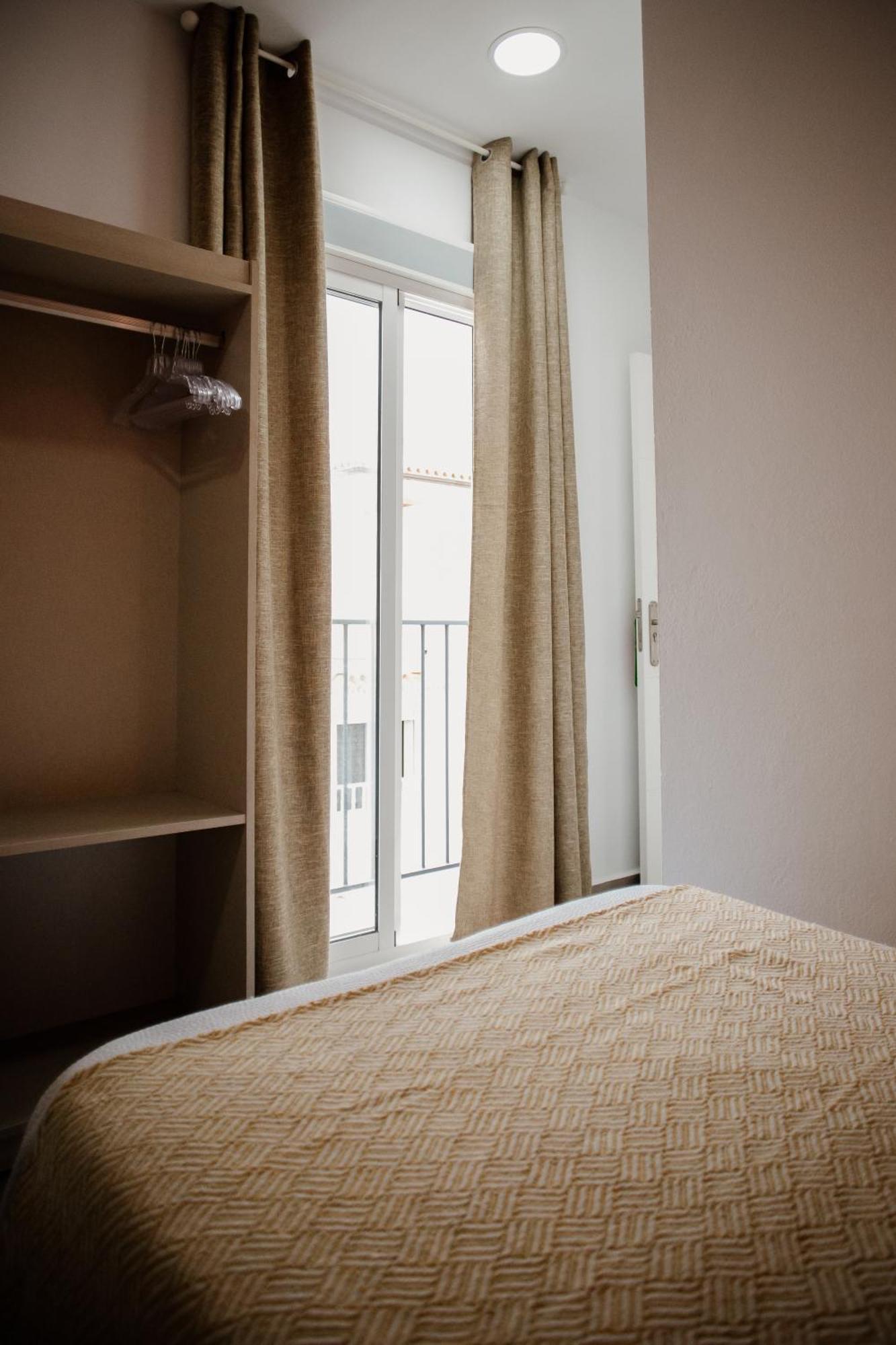 Apartamentos Turisticos Mastil 16 Малага Экстерьер фото