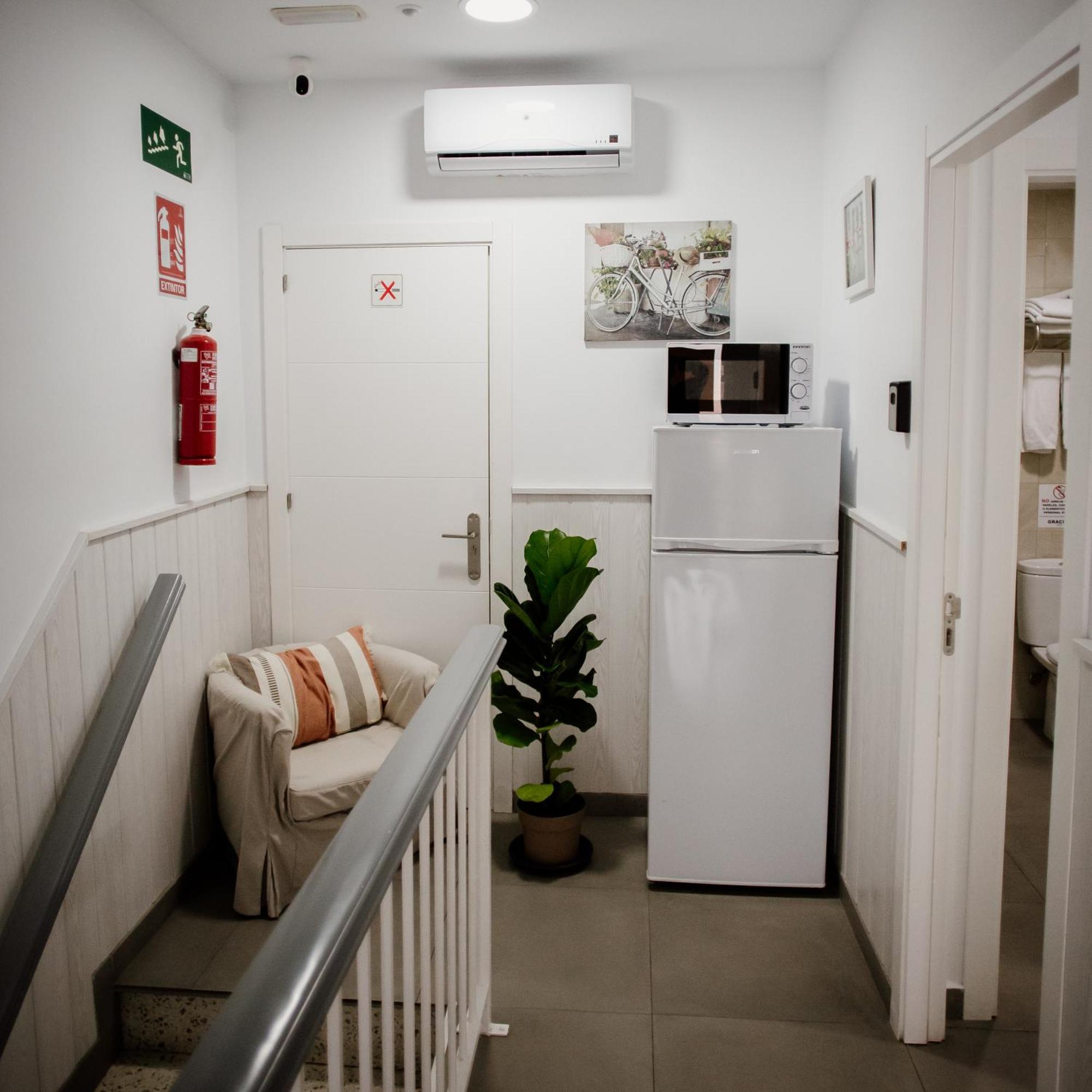 Apartamentos Turisticos Mastil 16 Малага Экстерьер фото